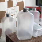 de duidelijke Flessen van de HUISDIEREN Plastic drank met embleem voor bobawinkels